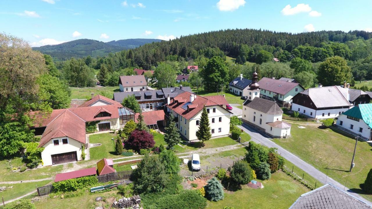 Pension Červená Hotel Kasperske Hory Exterior foto